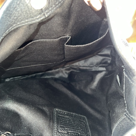Stylish black Coach Penelope Hobo Leather handbag with silver hardware. - Picture 15 of 16